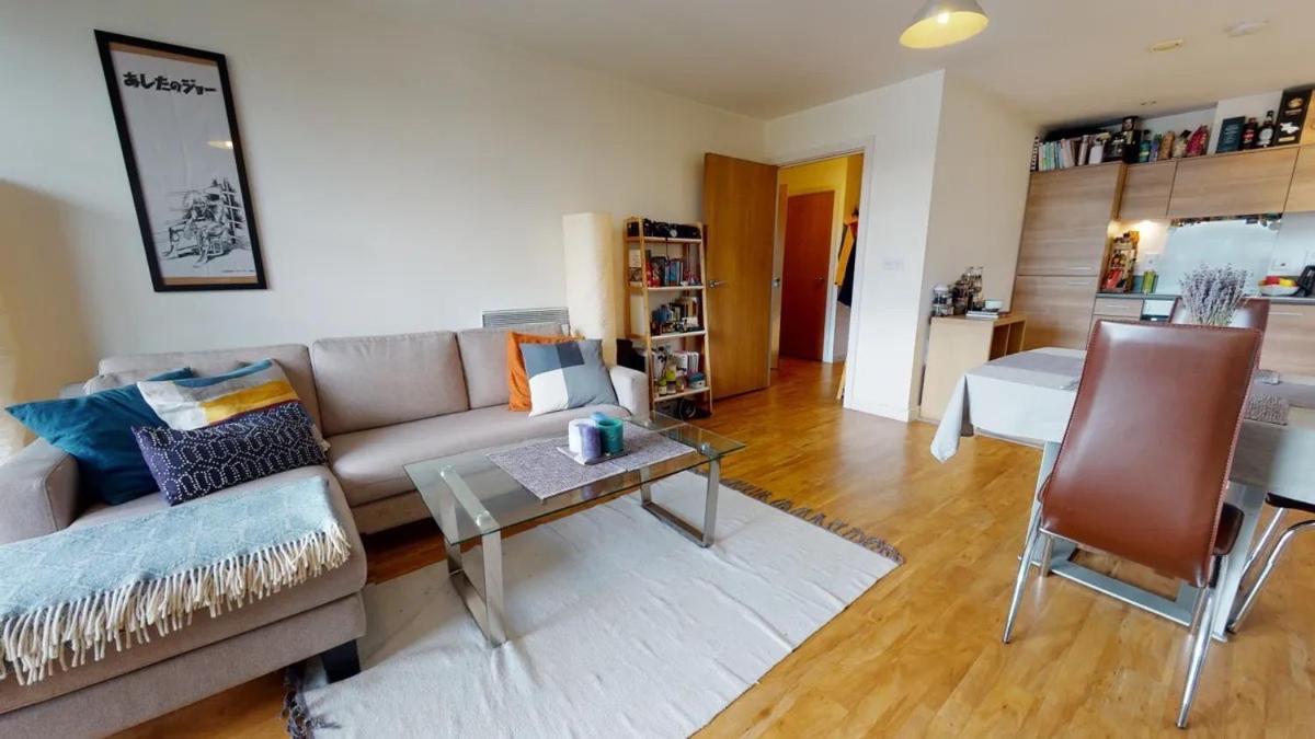 Londwell, & Limehouse Balcony - Views Apartment London